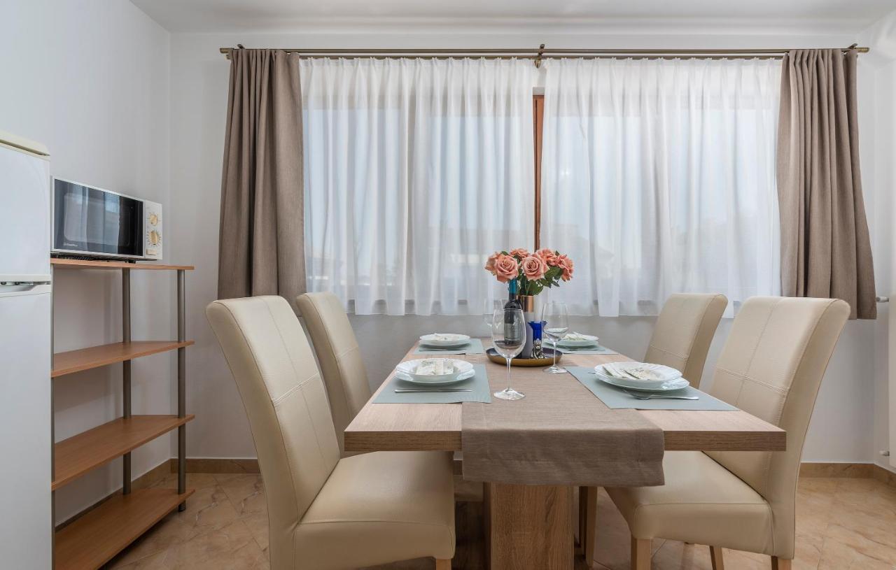 Apartments Villa Ana Porec Ngoại thất bức ảnh