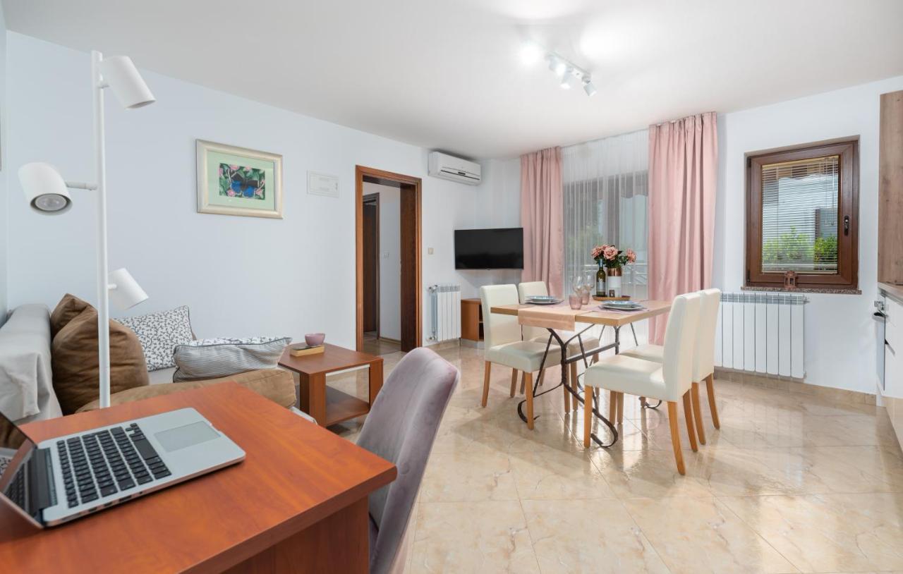 Apartments Villa Ana Porec Ngoại thất bức ảnh