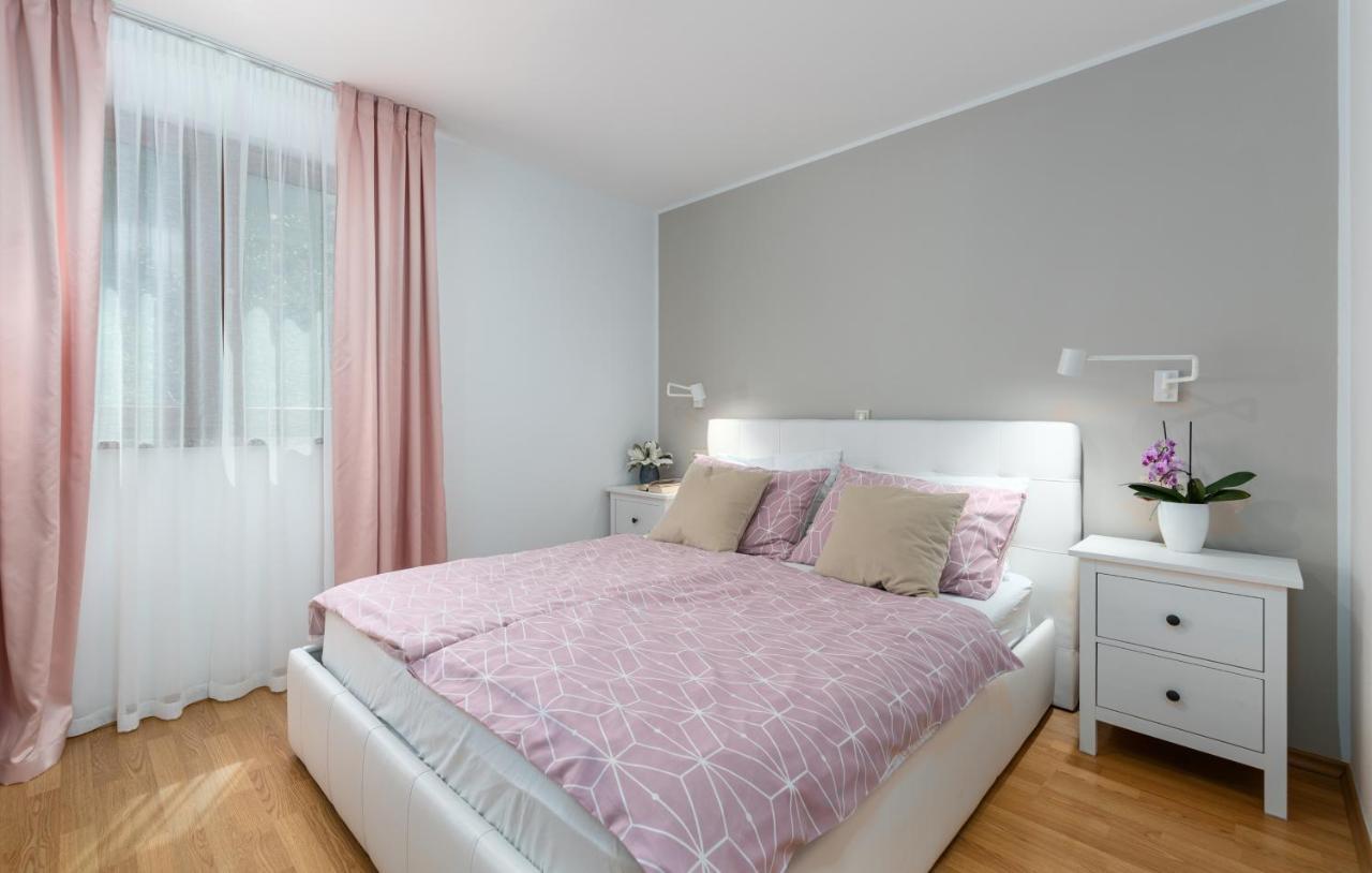 Apartments Villa Ana Porec Ngoại thất bức ảnh