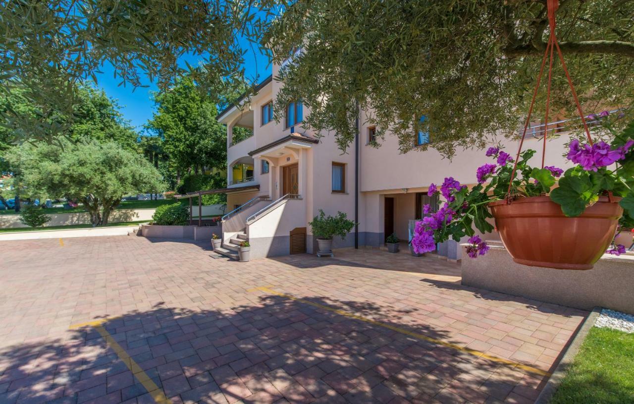 Apartments Villa Ana Porec Ngoại thất bức ảnh